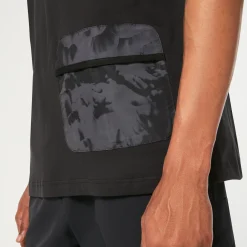 Wanderlust Pocket Tee<Oakley Hot